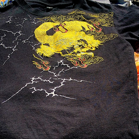 Joye 100% Cotton Gold And Silver dragon TShirt. Designs On Front And Back Size M - Picture 11 of 12